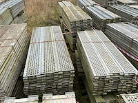 Hünnebeck bosta stalen vloerdeel (550x) - afbeelding 3 van  6
