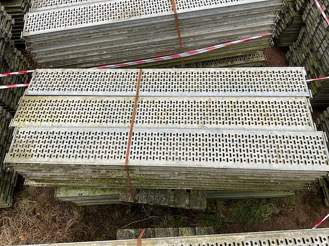 Hünnebeck bosta stalen vloerdeel (550x) - afbeelding 5 van  6