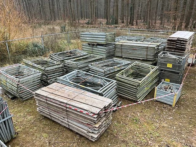 Hünnebeck bosta steiger - afbeelding 1 van  15