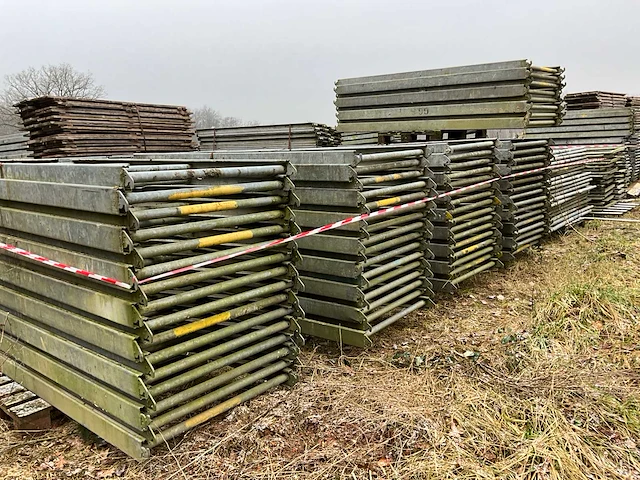 Hünnebeck bosta steiger - afbeelding 13 van  15