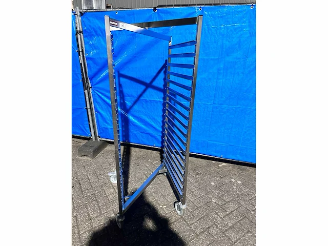 Hüpfer 18-plaats regaalwagen - afbeelding 3 van  3