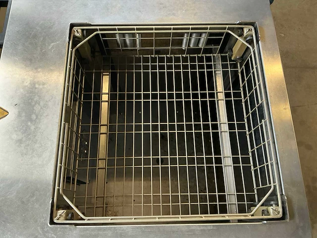 Hupfer verwarmde stapelaar bordenverwarmer - afbeelding 4 van  13