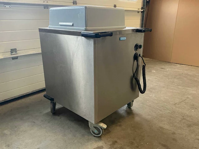 Hupfer verwarmde stapelaar bordenverwarmer - afbeelding 7 van  13
