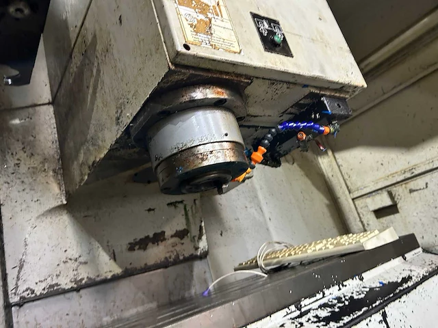 Hurco - bmc 4020 - cnc machining center - afbeelding 12 van  13