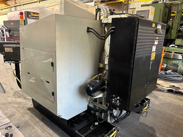 Hurco - bmc 4020 - cnc-milling machine - afbeelding 11 van  11