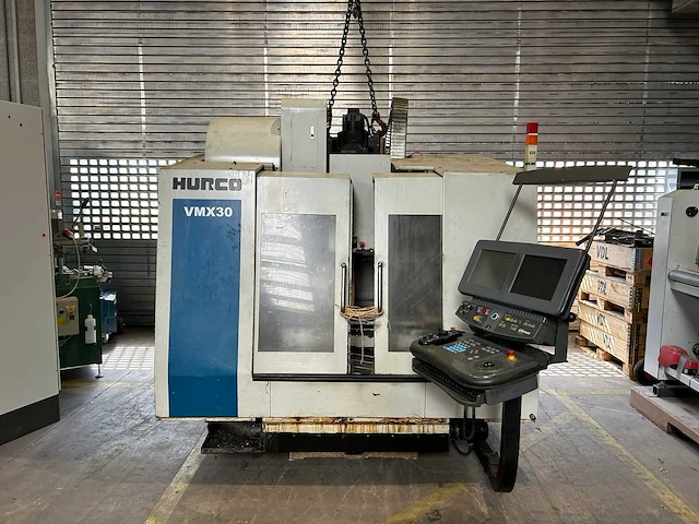Hurco - vmx-30 - cnc milling machines - 2001 - afbeelding 1 van  10