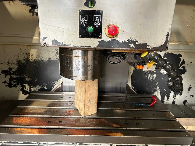 Hurco - vmx-30 - cnc milling machines - 2001 - afbeelding 5 van  10