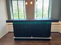 Husky - verlichte bar met barkoelkast en bartafel - afbeelding 13 van  23
