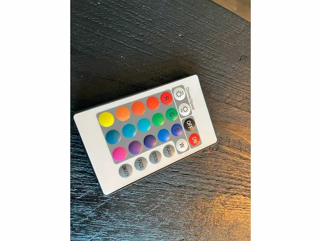 Husky - verlichte bar met barkoelkast en bartafel - afbeelding 3 van  23
