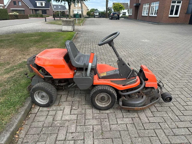 Husqvarna - rider - zitmaaier - afbeelding 2 van  5