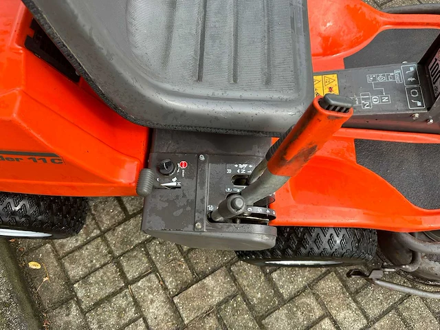 Husqvarna - rider 11c - zitmaaier - afbeelding 8 van  8
