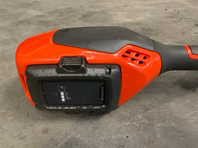 Husqvarna 110il bosmaaier, accu - afbeelding 4 van  4