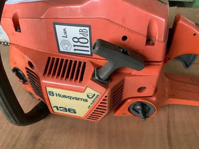 Husqvarna 136 kettingzaag - afbeelding 3 van  3