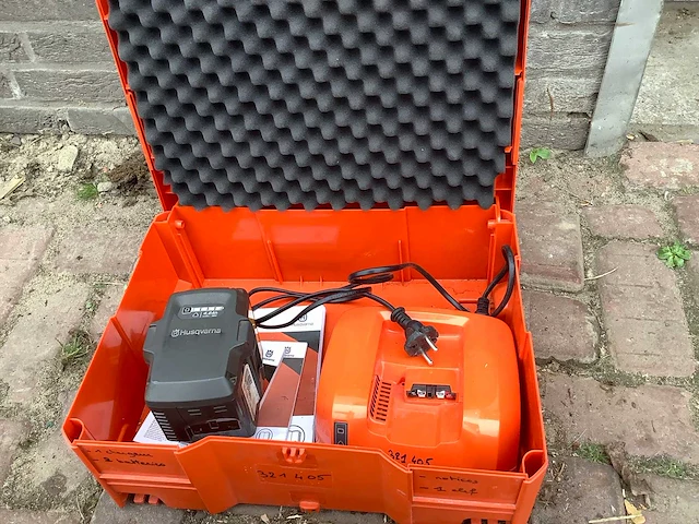 Husqvarna 136li kettingzaag - afbeelding 3 van  5