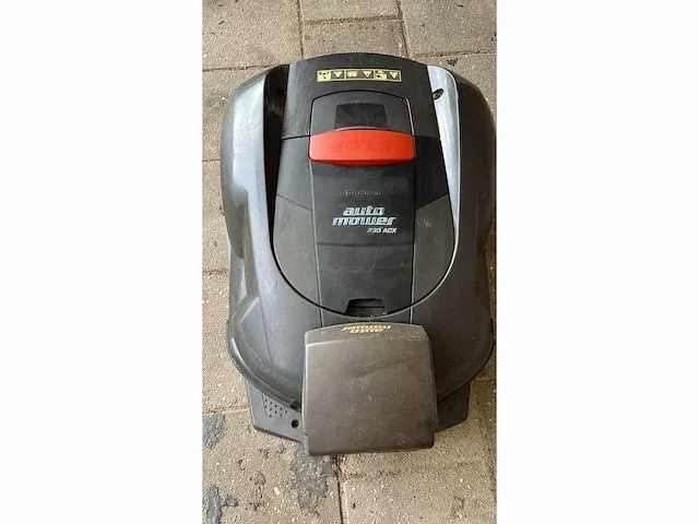 Husqvarna 220ac robotmaaier - afbeelding 4 van  5