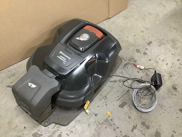Husqvarna 310 robotmaaier - afbeelding 2 van  6