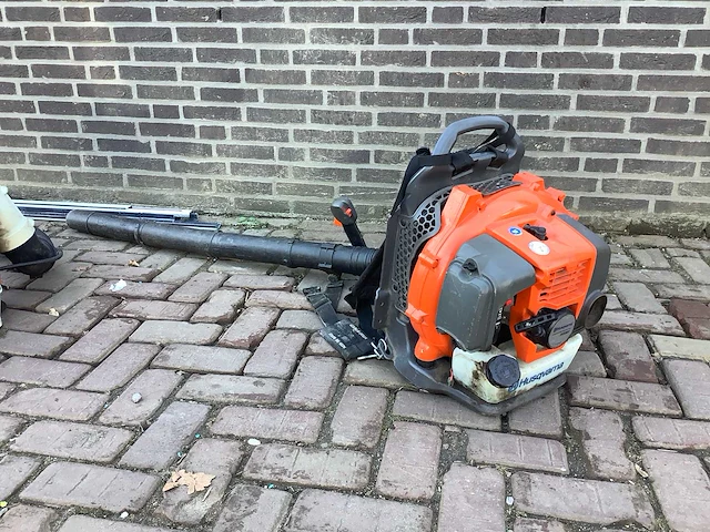 Husqvarna 350bt bladblazer - afbeelding 1 van  4