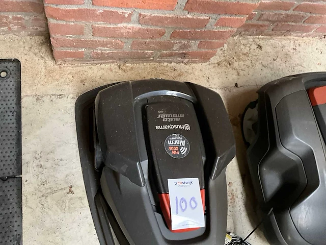 Husqvarna automower 105 robotmaaier - afbeelding 2 van  5