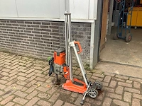 Husqvarna diamand boormachine met statief - afbeelding 2 van  6