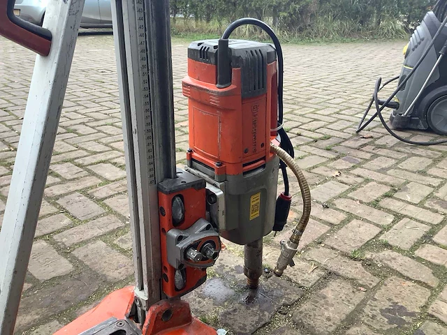 Husqvarna diamand boormachine met statief - afbeelding 5 van  6