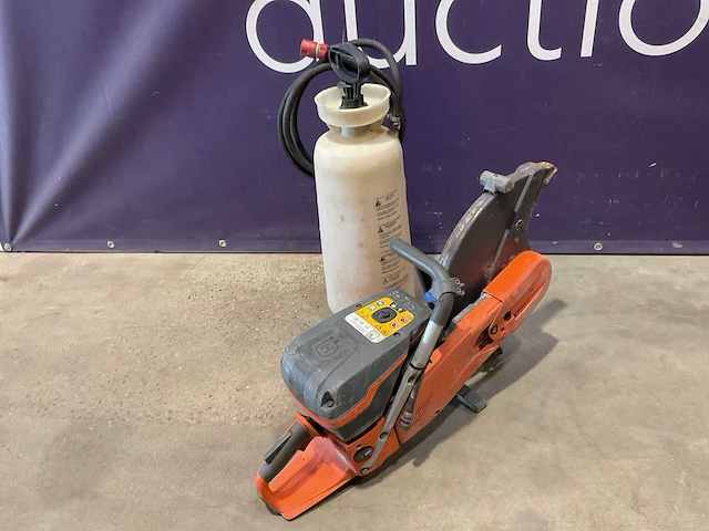 Husqvarna k970 bandenzaag + drukvat - afbeelding 2 van  4