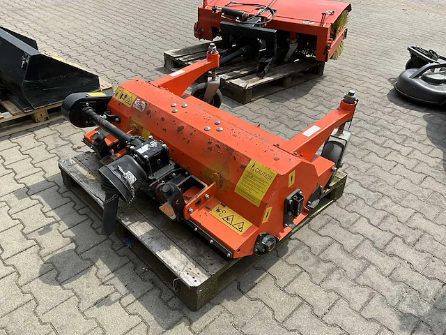 Husqvarna pt26d commercial 4x4 zitmaaier met aanbouwdelen - afbeelding 17 van  43