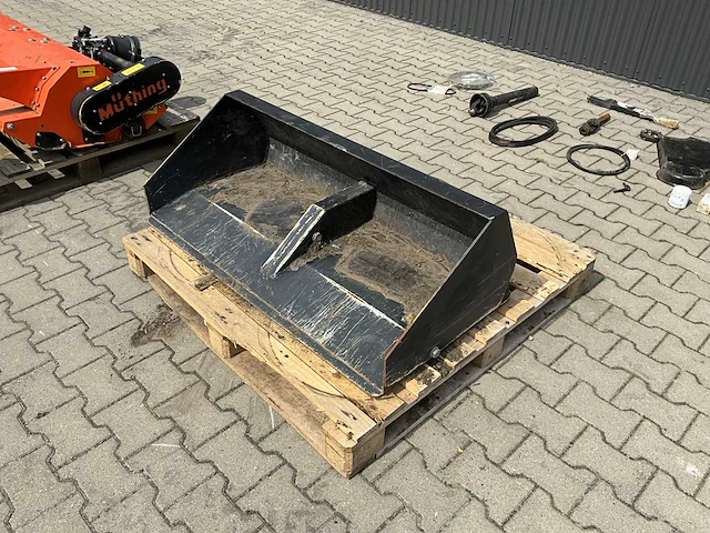Husqvarna pt26d commercial 4x4 zitmaaier met aanbouwdelen - afbeelding 18 van  43