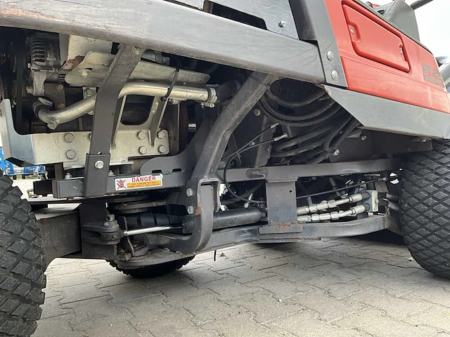 Husqvarna pt26d commercial 4x4 zitmaaier met aanbouwdelen - afbeelding 30 van  43