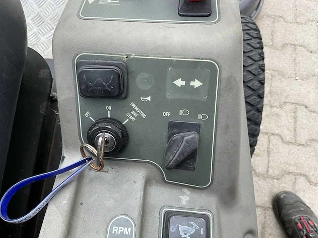 Husqvarna pt26d commercial 4x4 zitmaaier met aanbouwdelen - afbeelding 33 van  43