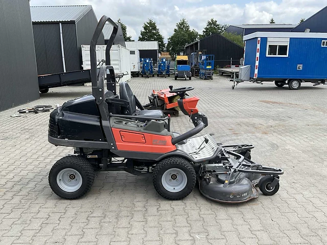 Husqvarna pt26d commercial 4x4 zitmaaier met aanbouwdelen - afbeelding 40 van  43