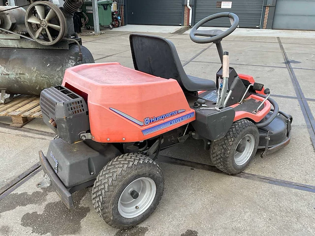 Husqvarna rider 13 zitmaaier - afbeelding 4 van  9