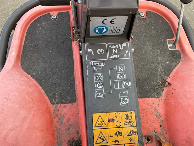 Husqvarna rider 13 zitmaaier - afbeelding 7 van  9