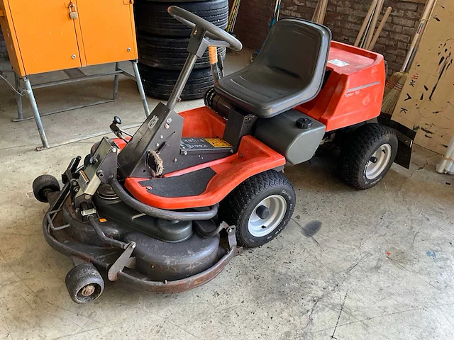 Husqvarna rider 16 zitmaaier - afbeelding 1 van  13