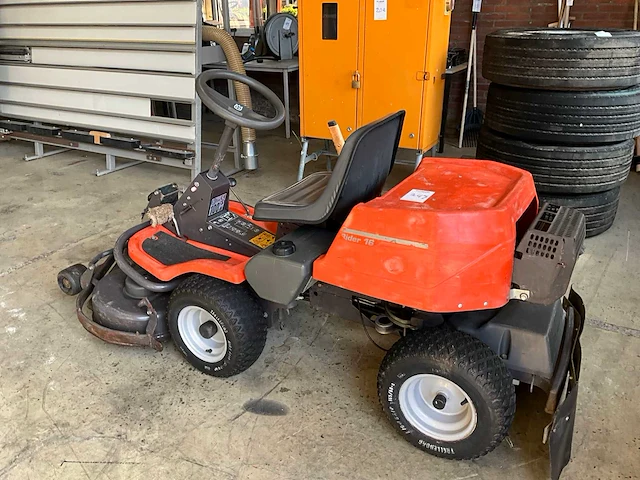Husqvarna rider 16 zitmaaier - afbeelding 8 van  13