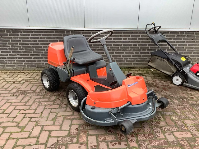 Husqvarna rider zitmaaier - afbeelding 1 van  7