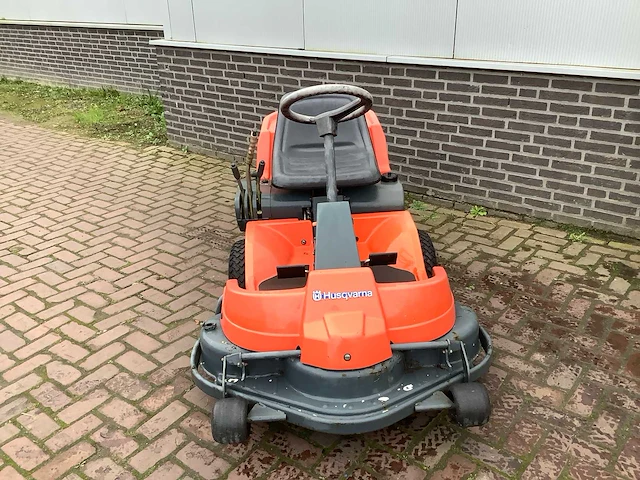 Husqvarna rider zitmaaier - afbeelding 2 van  7