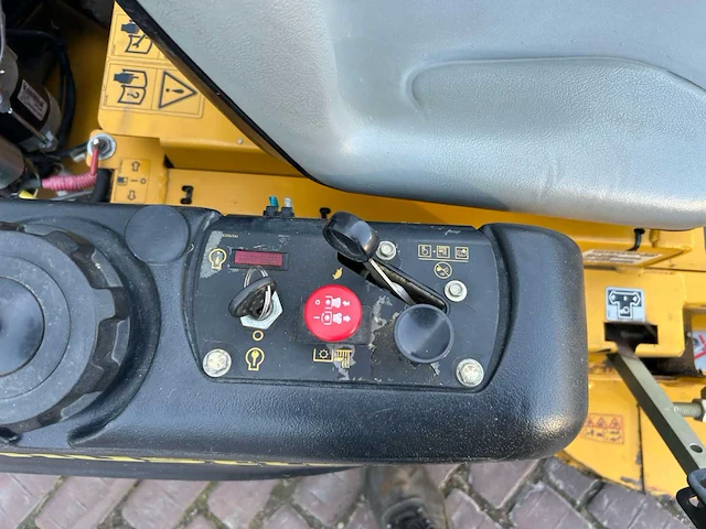 Hustler fastrak zitmaaier - afbeelding 6 van  7