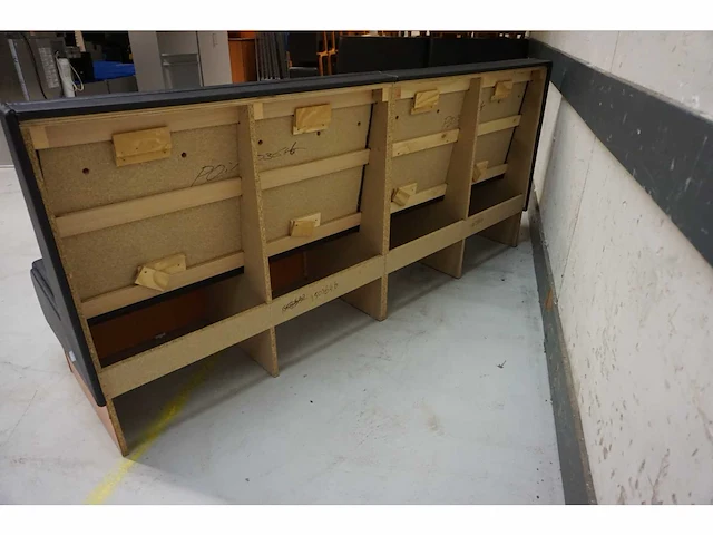 Hutten - wandbank - afbeelding 3 van  4