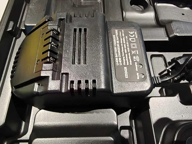 Huttenberg - 2025 - 24 volt - accu vetspuit - afbeelding 5 van  14