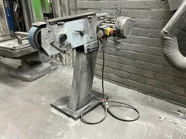 Huvema backstand schuurmachine - afbeelding 1 van  7