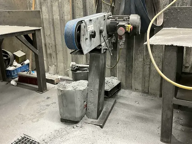 Huvema backstand schuurmachine - afbeelding 1 van  7