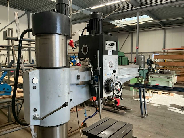 Huvema crdm 3040x12-1 radiaalboormachine - afbeelding 17 van  19