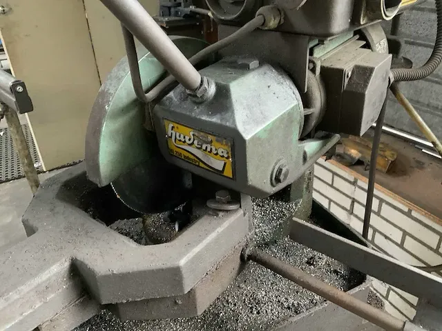 Huvema hu 250 afkortcirkelzaagmachine - afbeelding 3 van  5