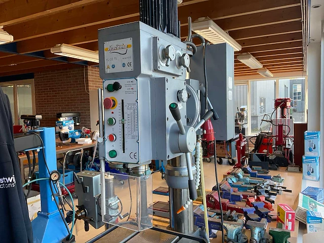 Huvema hu 32 ti kolomboormachine - afbeelding 1 van  12