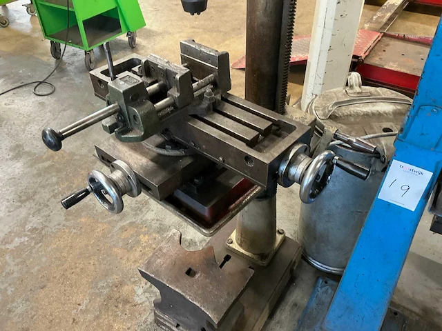 Huvema hu25 profi kolomboormachine met kruistafel - afbeelding 3 van  7