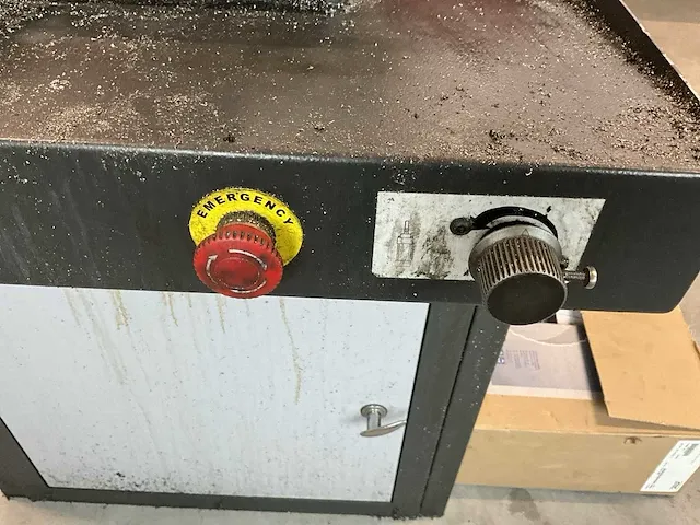 Huvema hu285-4 bandzaagmachine - afbeelding 9 van  10