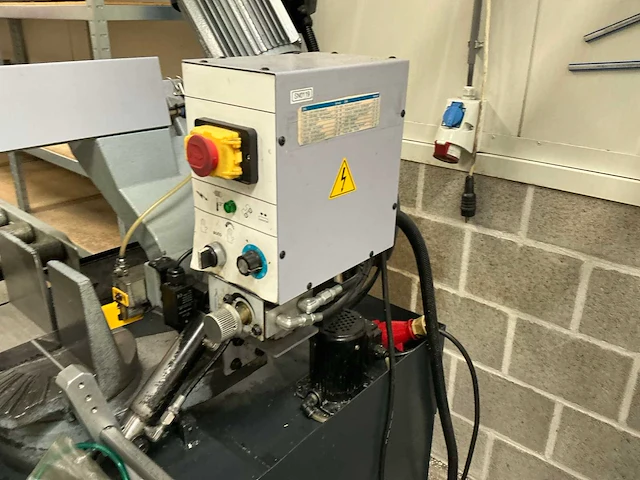 Huvema hu285acv-4 bandzaagmachine - afbeelding 10 van  13