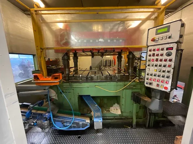 H&w (henry & wright) hydraulische progresieve pers 150t - afbeelding 15 van  18
