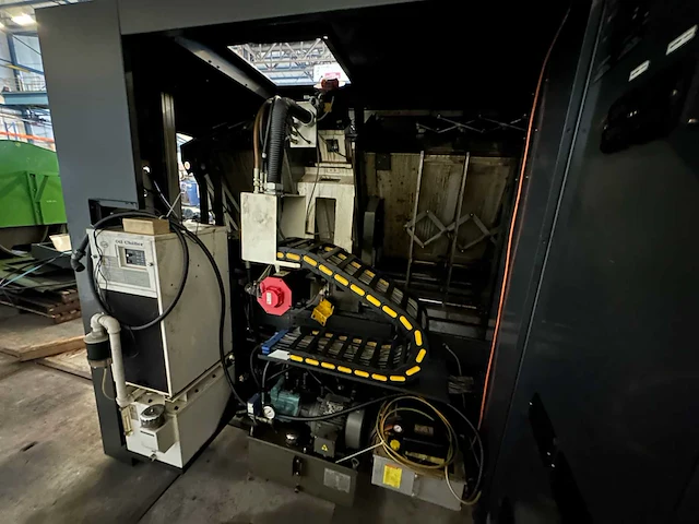Hwacheon hi-tech 250 at with c & y axis - afbeelding 14 van  14