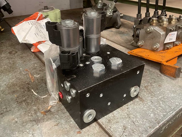 Hydraulic manifold - afbeelding 1 van  4